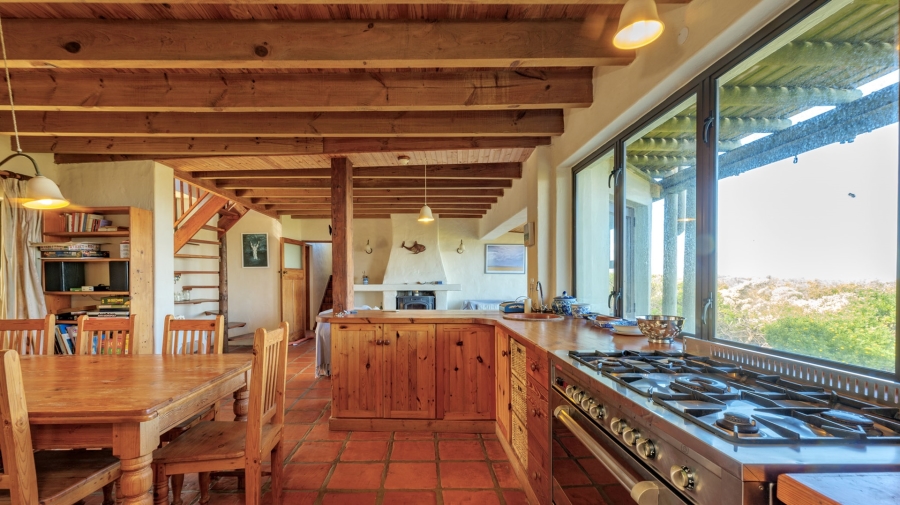 6 Bedroom Property for Sale in Suiderstrand Western Cape